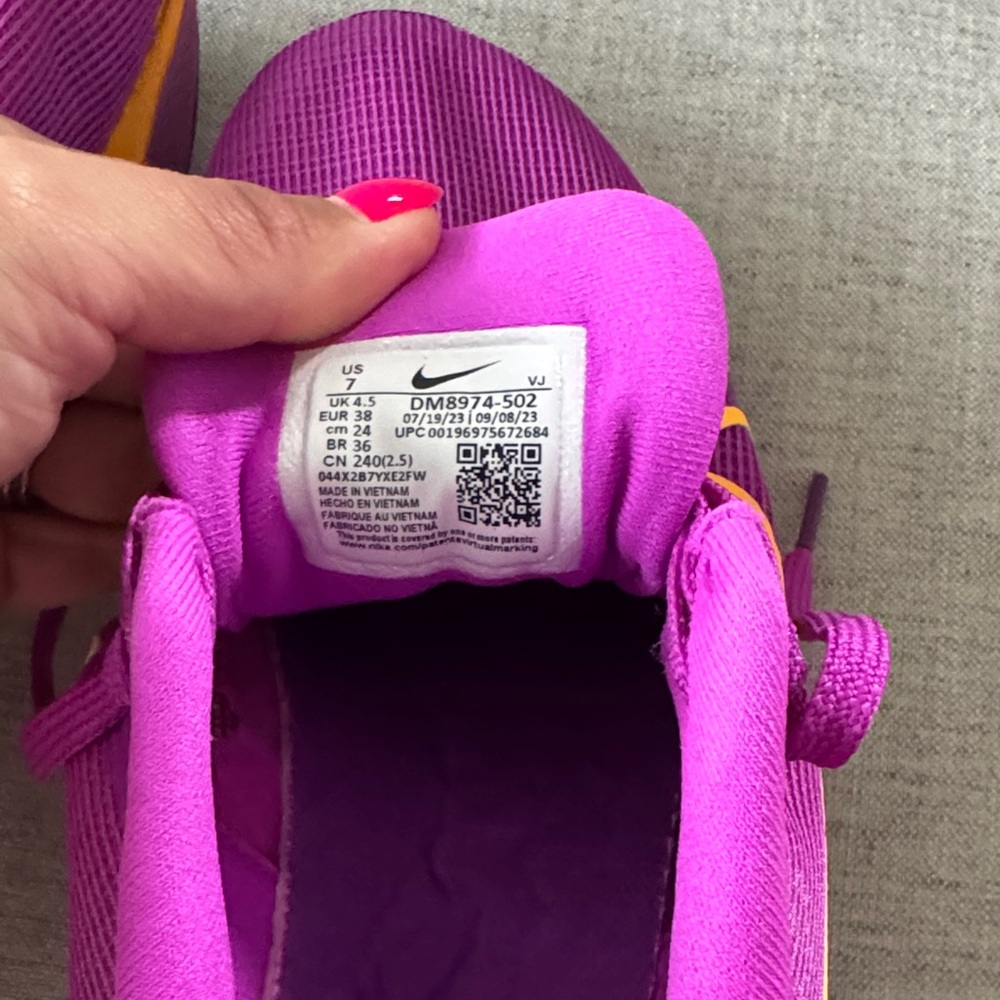 Nike Women's Vibrant Purple and Yellow Athletic Shoes Zoom Fly 5 - Picture 10 of 10